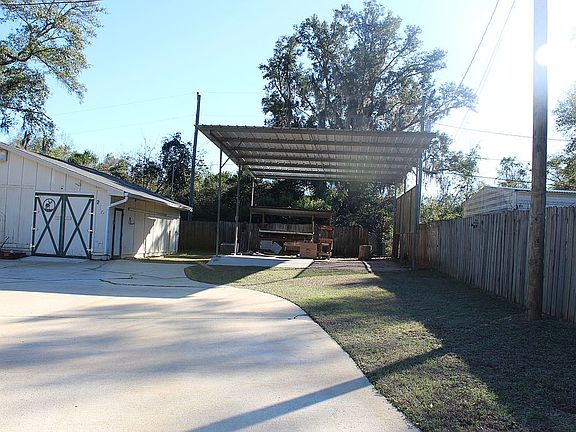 5th image of 214 Westfield Rd