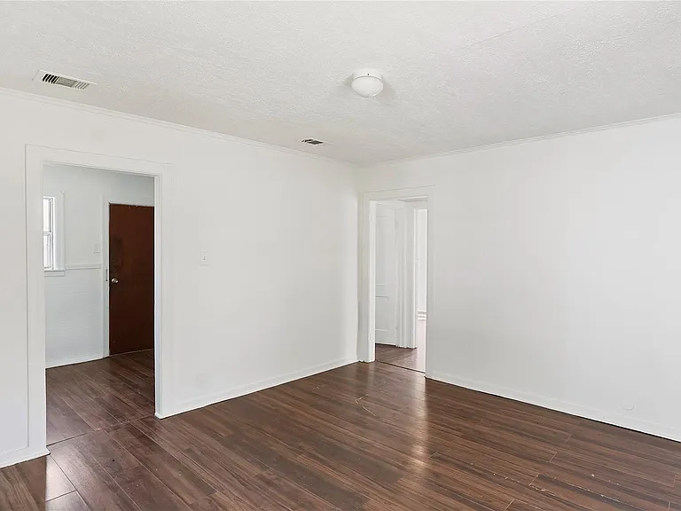 410 Clinton Park St — Photo 13