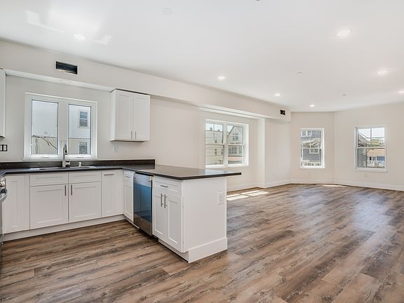 3rd image of 388 Carroll Ave #1