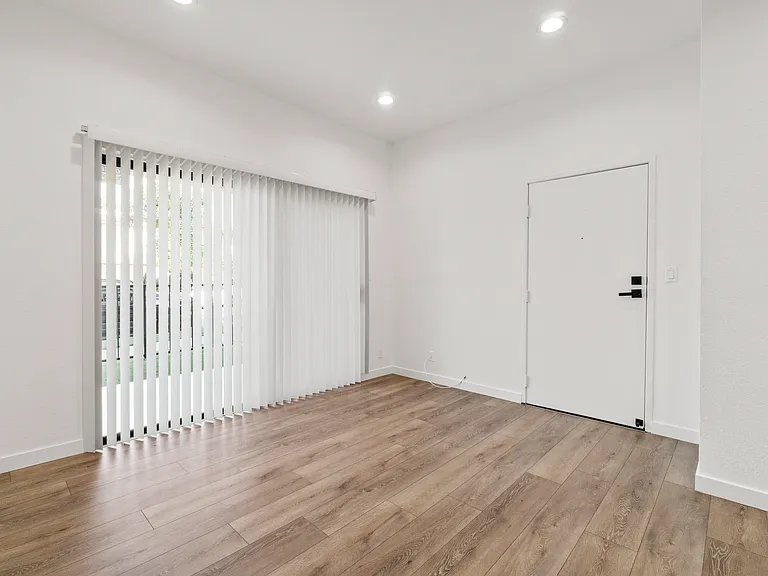 1410 Coronado Ave #1 — Photo 11