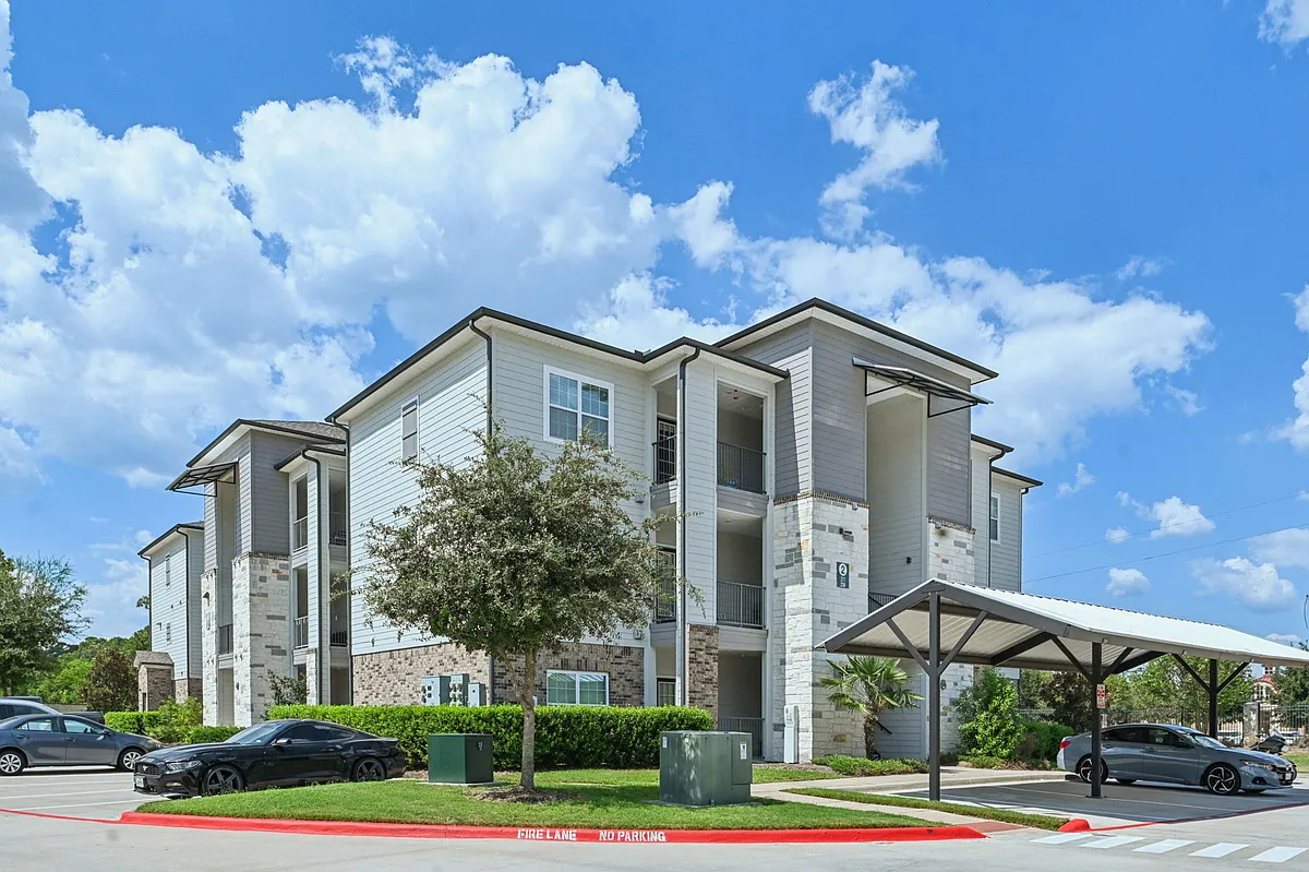 Building Photo - Landmark at Auburn Lakes