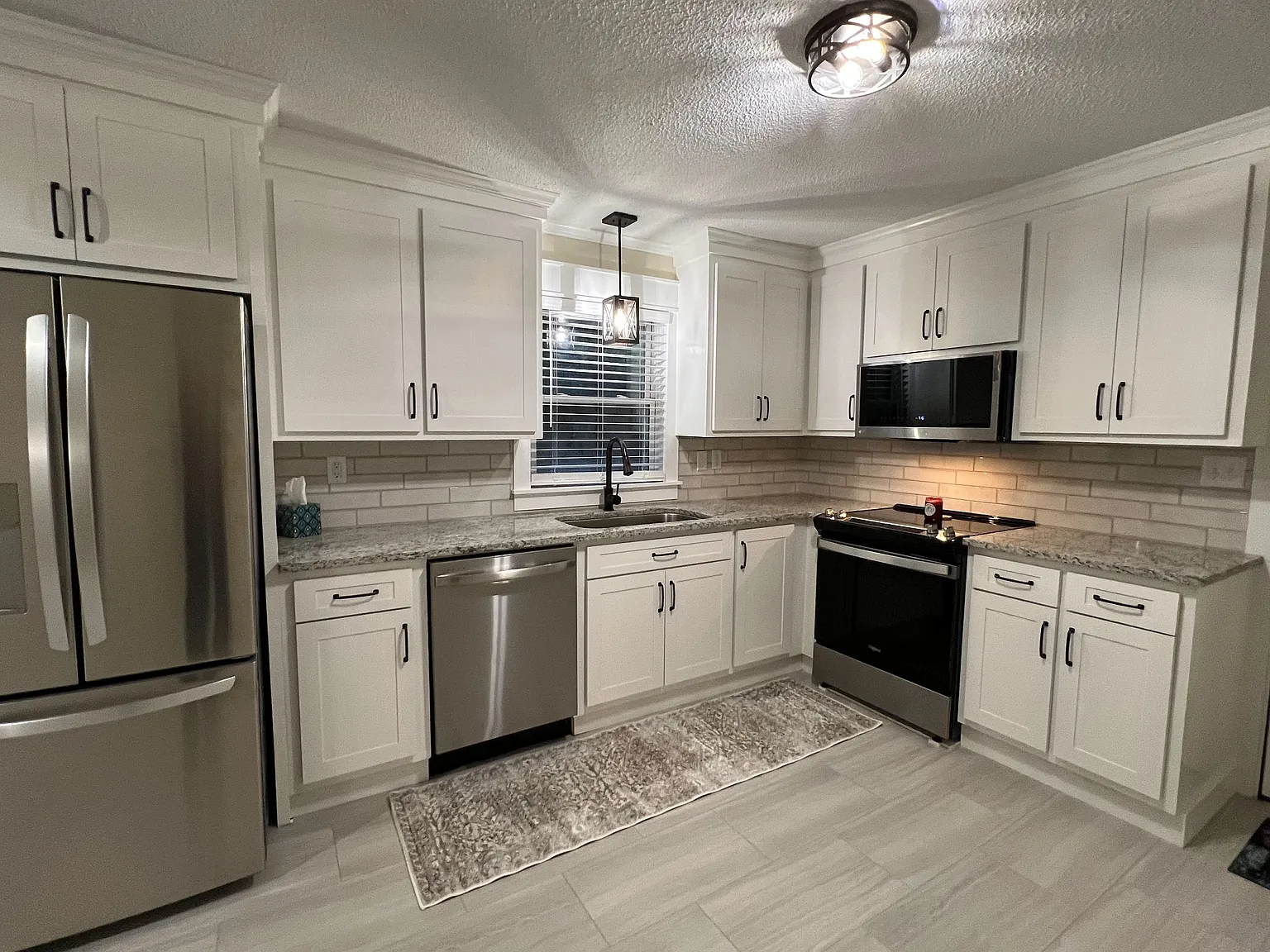 2 bed, 1025 sqft, $1,400 — Photo 2