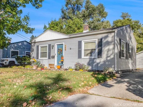 166 Pine St, Sparta, MI 49345