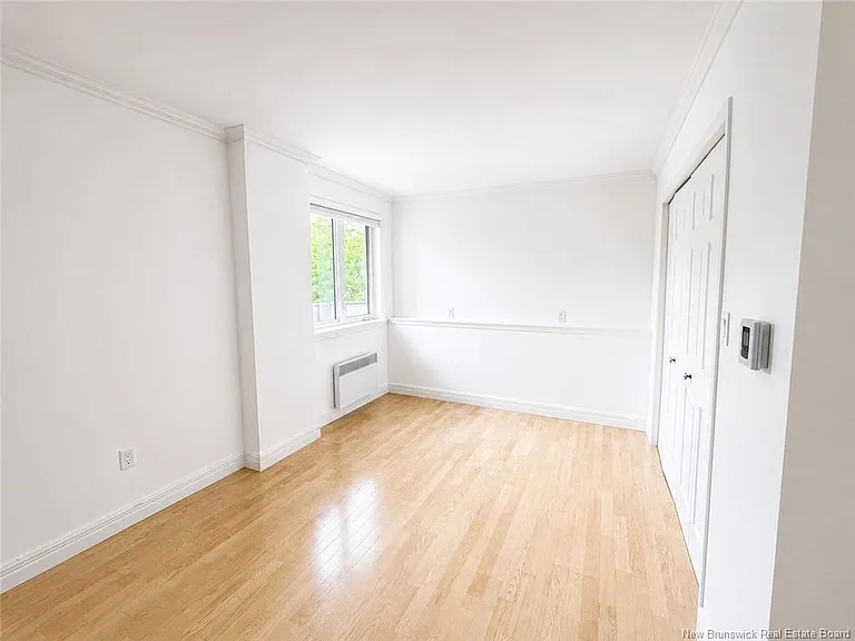 191 Queen St #206 — Photo 12