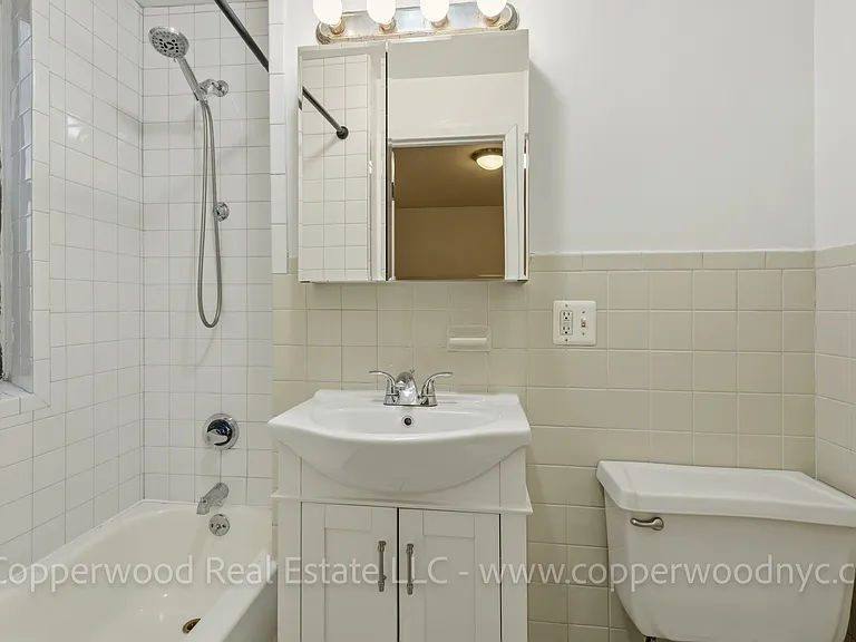 402 E 78th St #15 — Photo 10