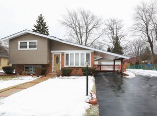 347 S Howard Ave, Roselle, IL 60172