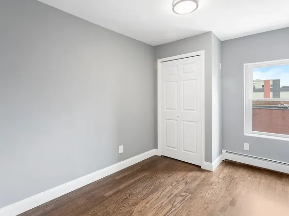 189 Woodpoint Road image 3 of 5