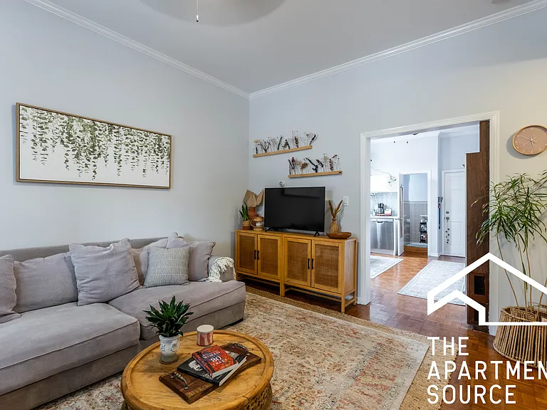 2215 W Wellington Ave #1F — Photo 5