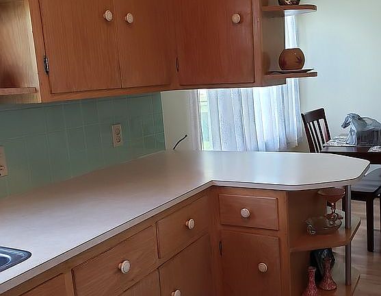 5th image of 604 Martin Ave