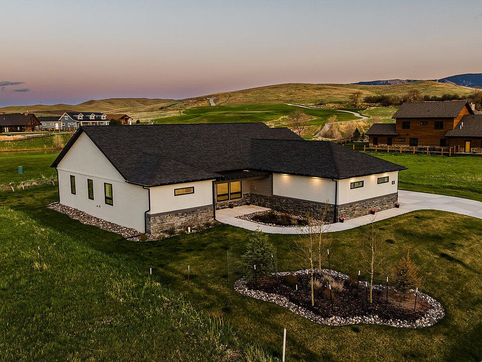 1st image of 19 Dornoch Dr