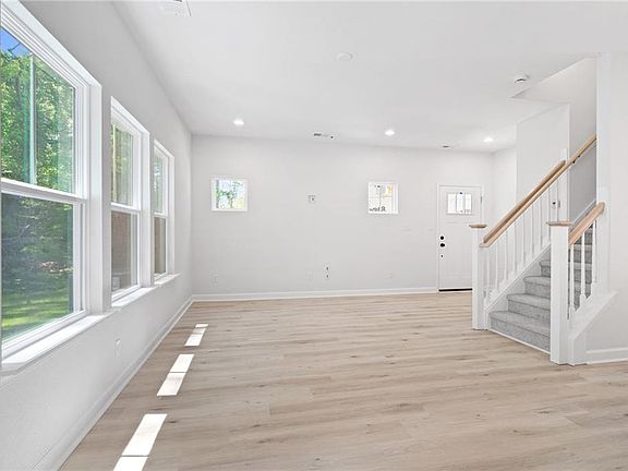 2nd image of 1008 Serene Rd #100