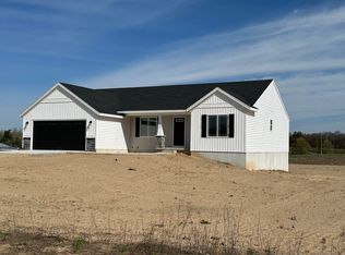 3049 E Peach Ct, Kent City, MI 49330