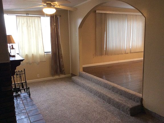 5th image of 522 Douglas Dr