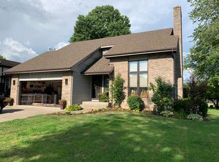 2594 S Nantucket Dr, Decatur, IL 62521