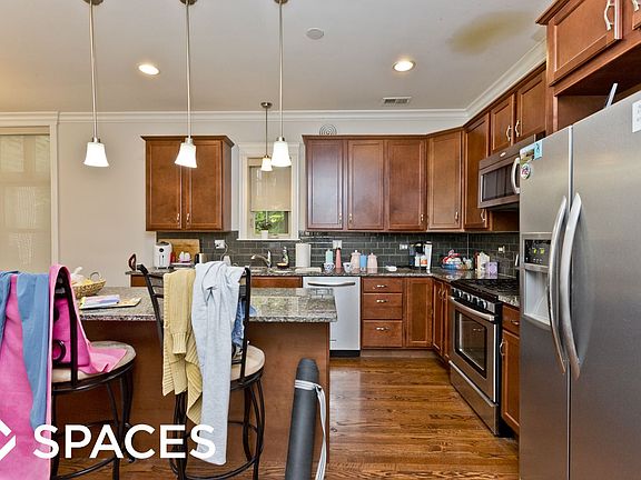2nd image of 3514 N Wilton Ave #2