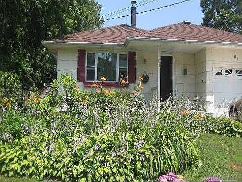 1st image of 61 Oakwood Dr