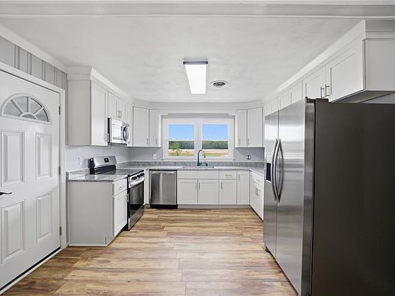 3rd image of 4733 Manning Rd