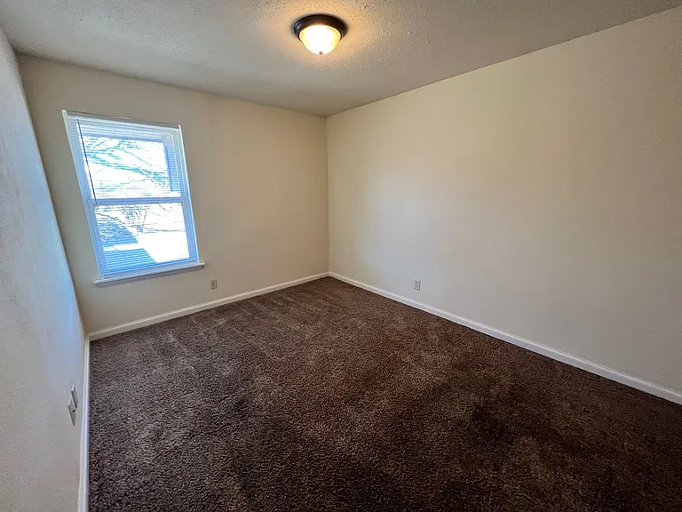 Renaissance Park Apartments — Photo 5