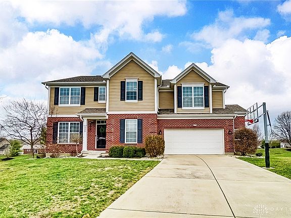 3rd image of 533 E Brooke Dr