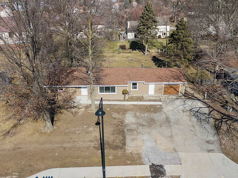 1514 W Dupont Rd — Photo 23