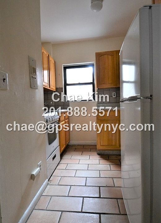 2nd image of 440 3rd Ave APT 7R