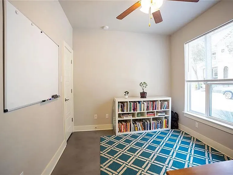2913 Bond Dr — Photo 15