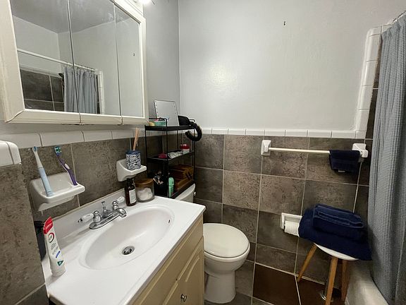 5th image of 27 E 13th St APT 6G