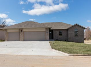 3043 N Albertha Ave, Springfield, MO 65803