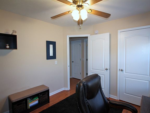 4th image of 102 Fawcett Ct