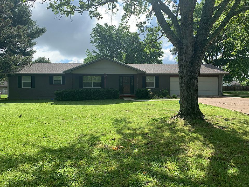 1st image of 2820 Laurie Dr