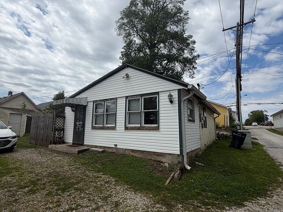 1st image of 48-50 1/2 E Main St