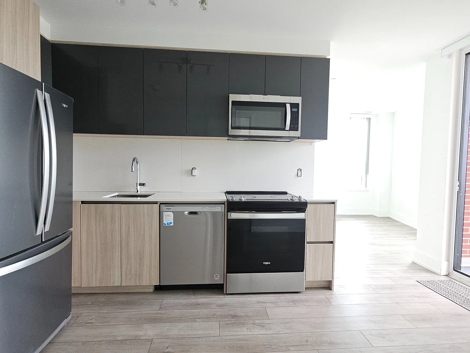 2 bed, $2,950 — Photo 4