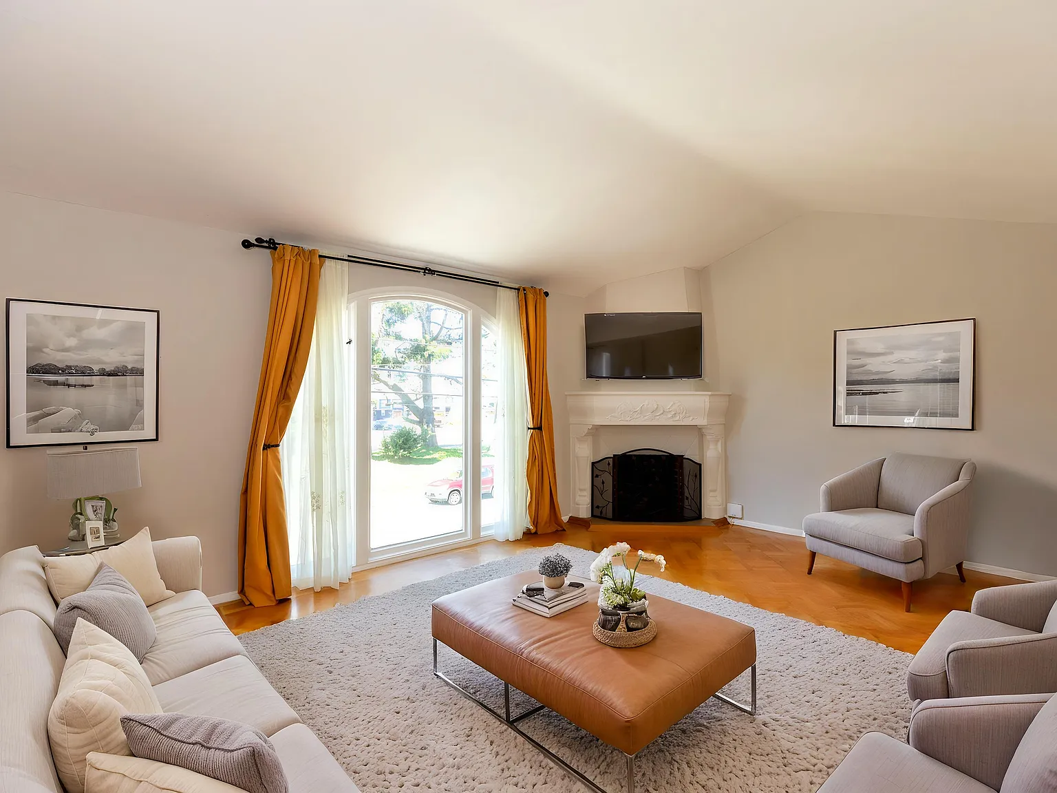 4 bed, 2.5 bath, 1988 sqft, $8,888 — Photo 1