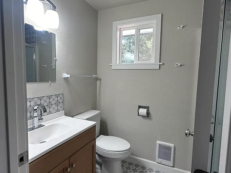 210 Meadow Lake Dr — Photo 6