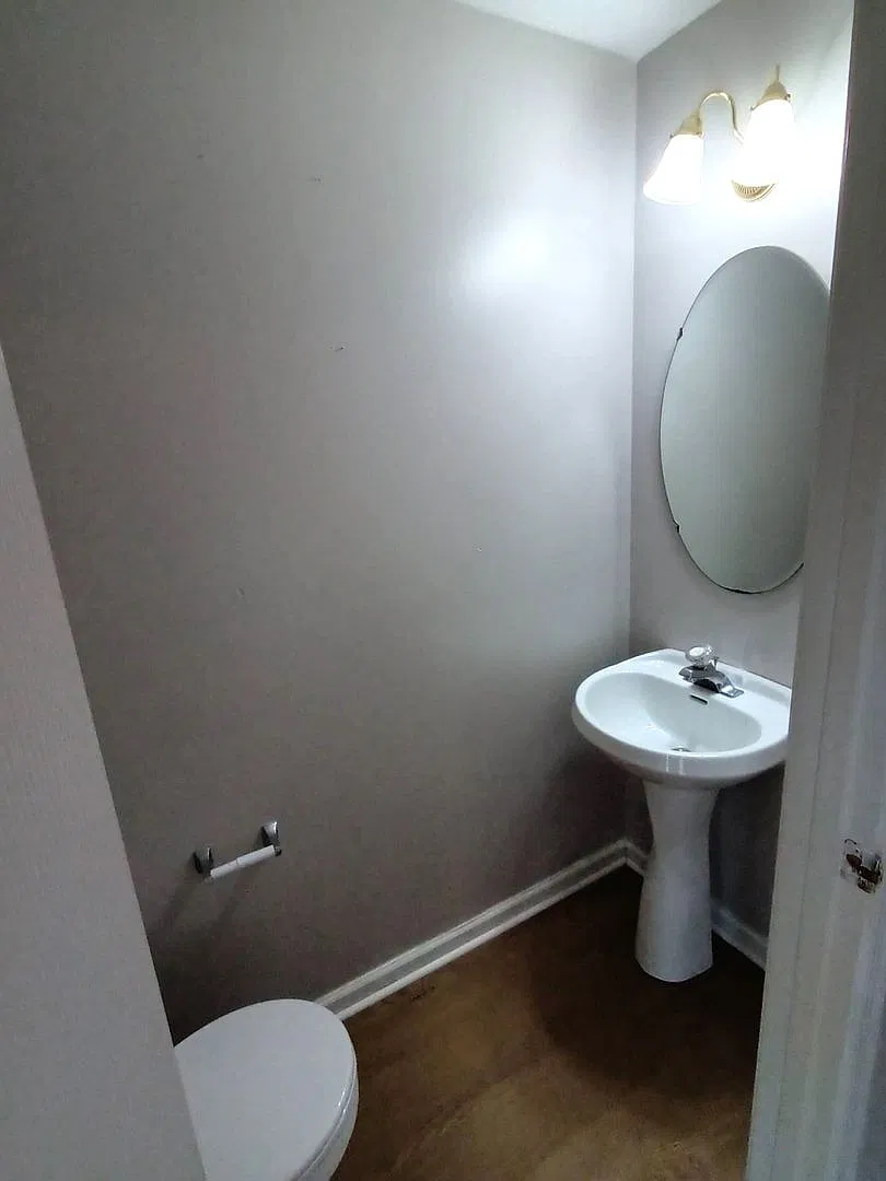 Spacious 3 bedroom Townhouse — Photo 3