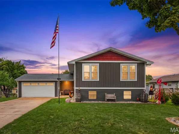 113 El Perro Dr, Saint Peters, MO 63376