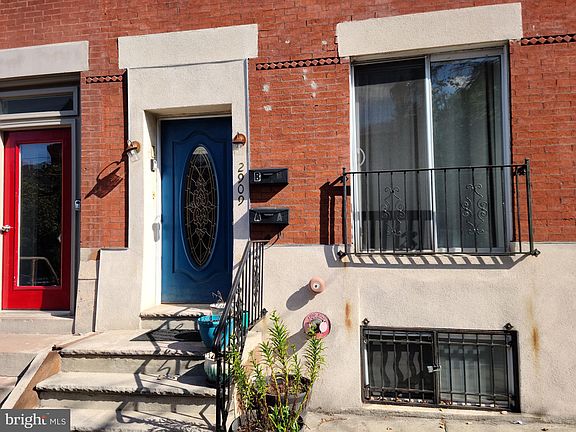 4th image of 2909 W Girard Ave