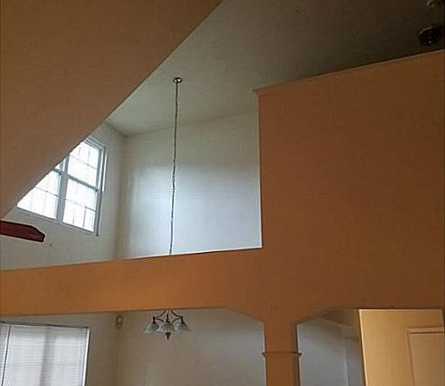 5th image of 47 Centre Port Cir