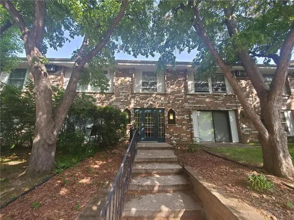 934 Westbrooke Way APT 2, Hopkins, MN 55343