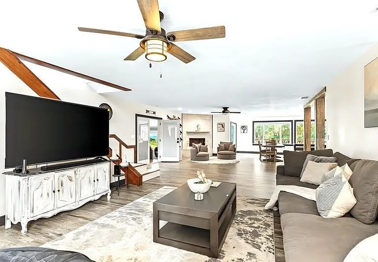 12151 Old Indiantown Rd — Photo 30