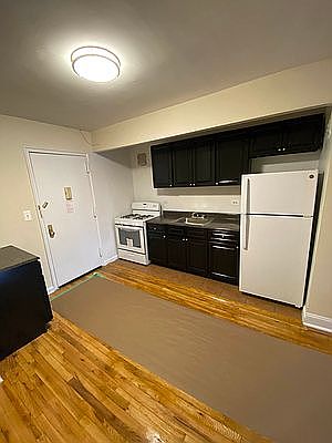 5th image of 21-29 21st Ave #3D