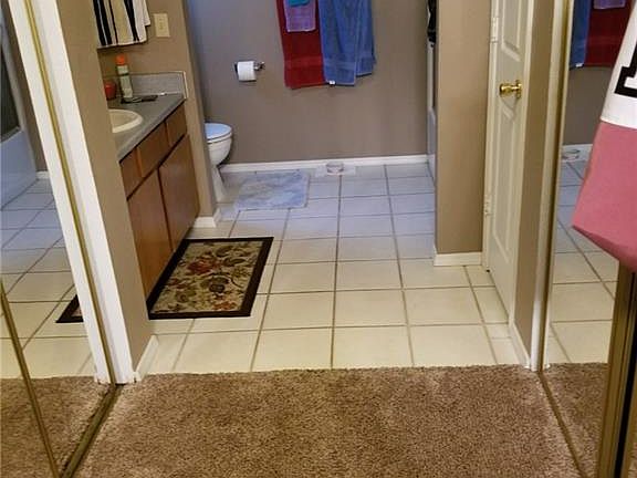 4th image of 22037/22039 Cheryl Dr