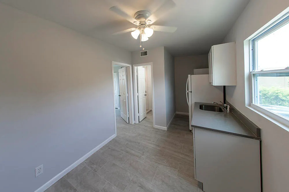 3 bed, 1.0 bath, 1055 sqft, $1,349 — Photo 2