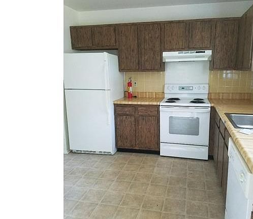 3rd image of 1 Brentwood St #70