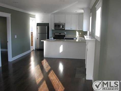 4th image of 527 24th St