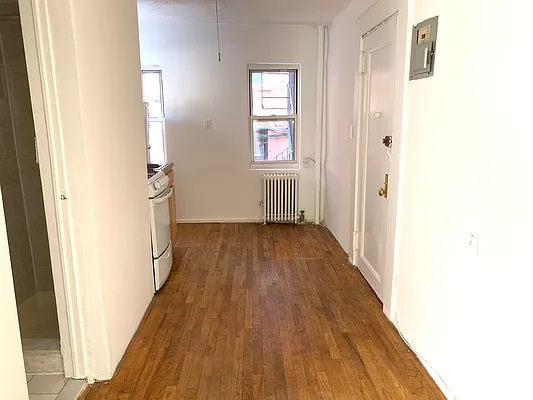 Rented by FirstService Realty (legacy) | media 8