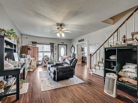 2nd image of 204 N Creek St