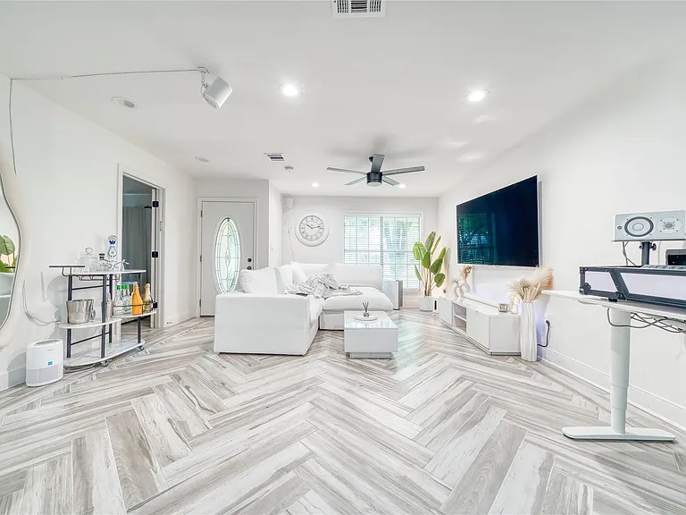 5911 Dawnridge Dr — Photo 13