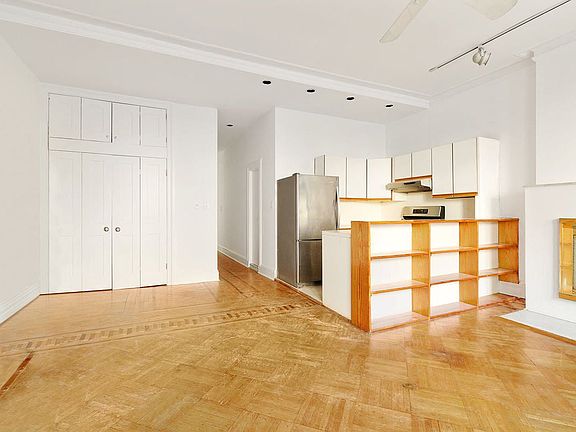 2nd image of 58 Montgomery Pl APT 2