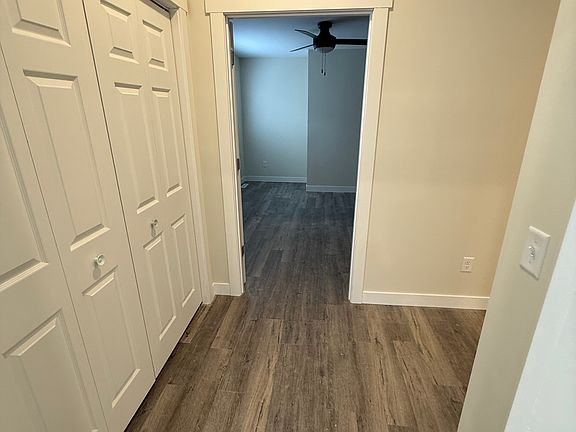 4th image of 940 Davis St APT 2